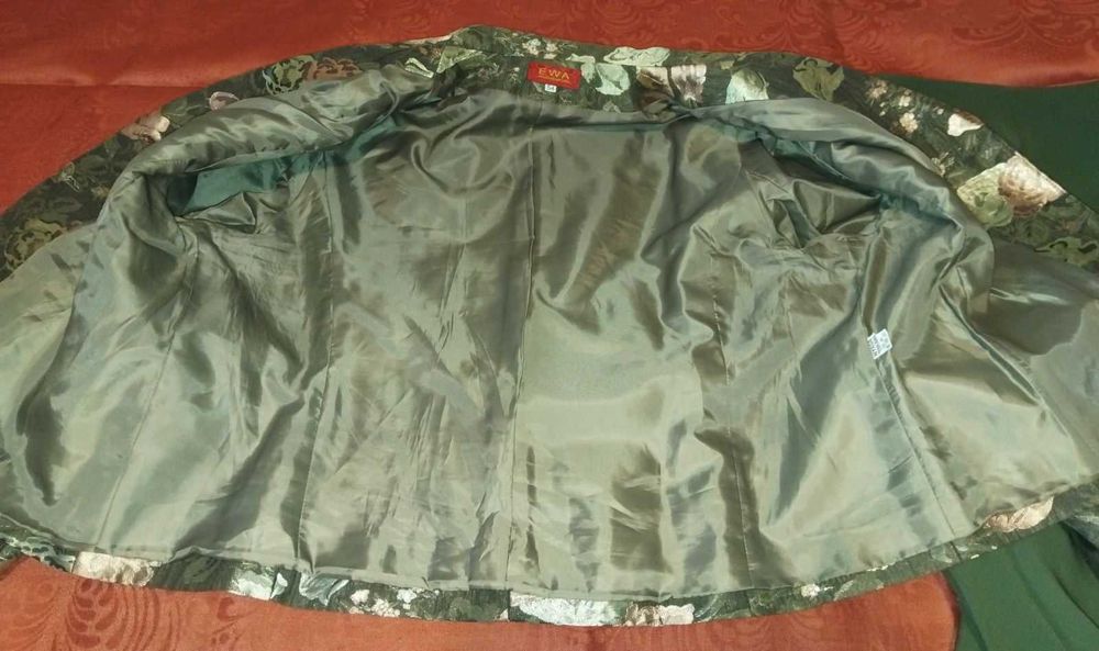 Новий фабричний святковий костюм бренду "EWA studio mody", 54 розмір