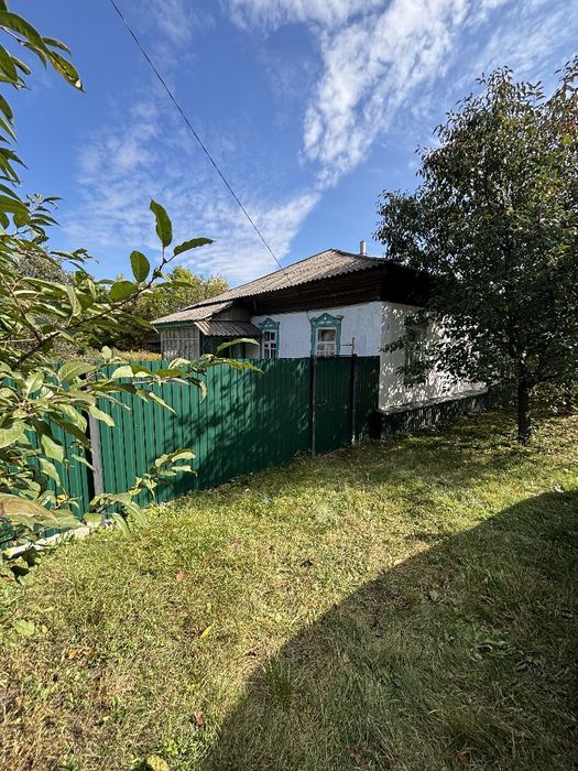 Продам будинок в центрі міста