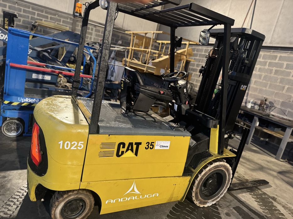 Empilhador Eletrico CAT 3.5ton (usado)