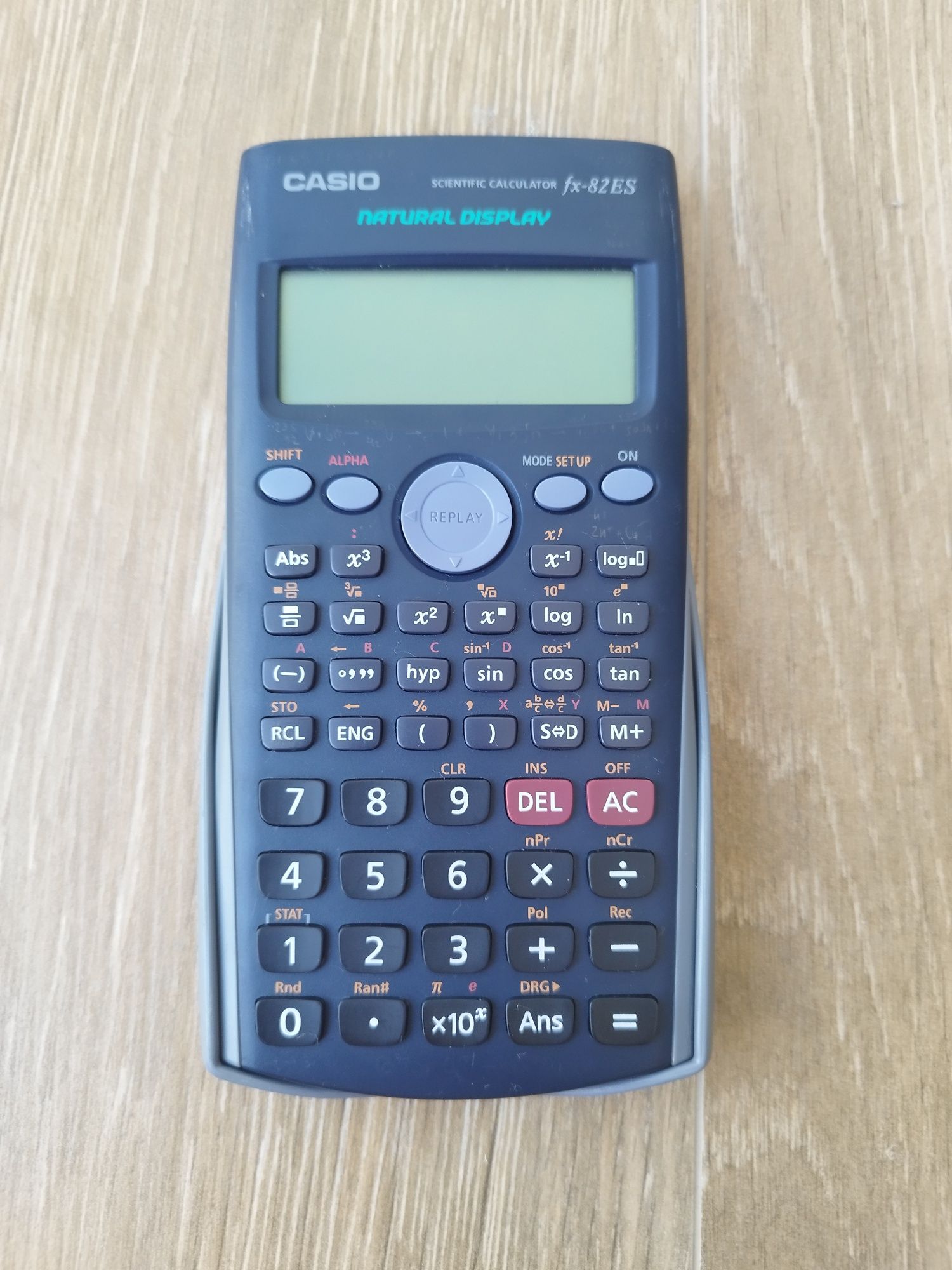 Calculadora Casio fx-82ES