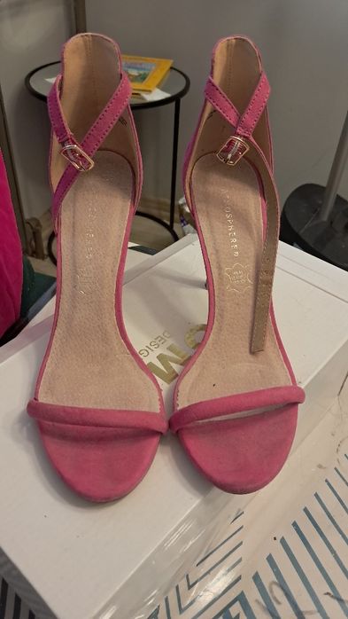 Różowe zamszowe sandałki na szpilce  skóra naturalna