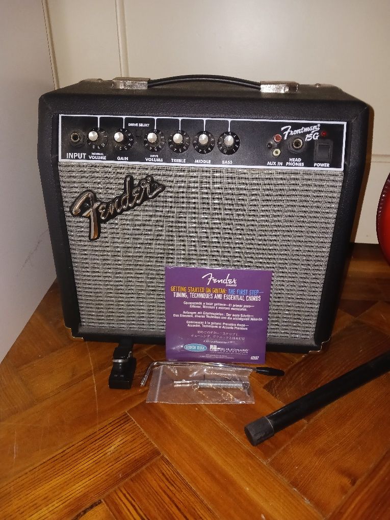 Guitarra elétrica e amplificador stereocaster fender