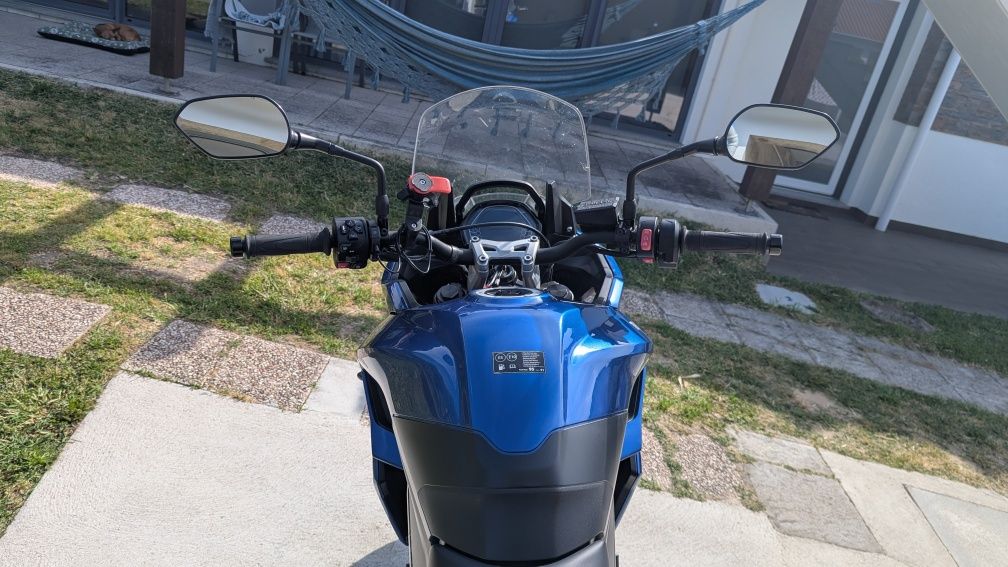 Moto Triumph 660 Sport