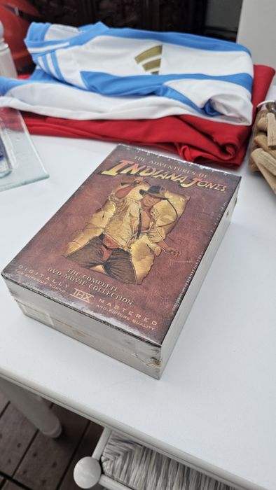 Filmes indiana jones dentro do plástico