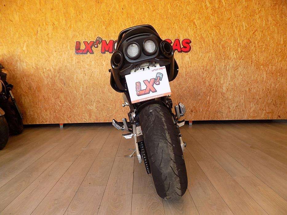 Suzuki GSR 600 para peças.