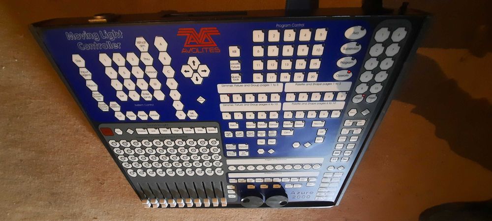 Mesa Luzes Profissional - Avolites Azure 2000 Moving Light Controller