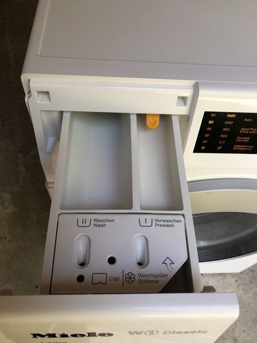 Пральна машина Miele WDB 035