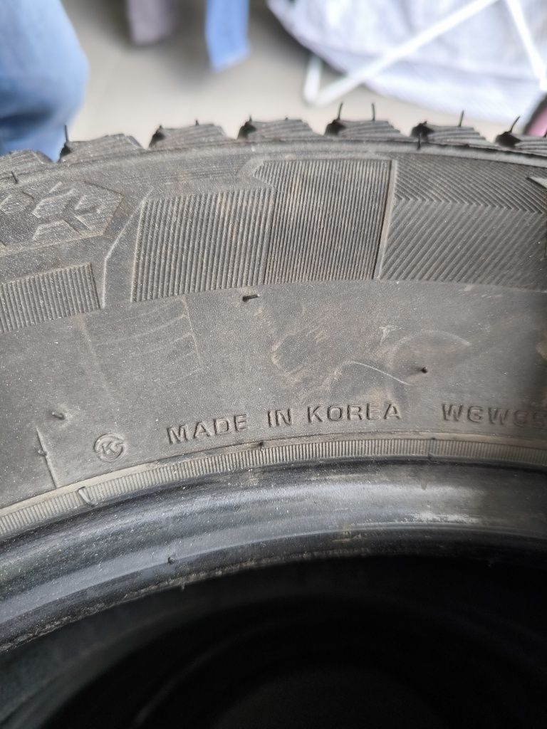 Opony zimowe Roadstone Winguard SUV 225/65 R17 2021