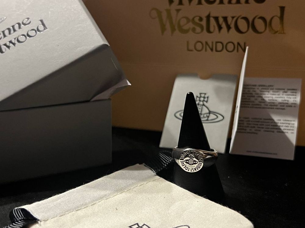 Брендовое кольцо Vivienne Westwood печатка серебристое колечко