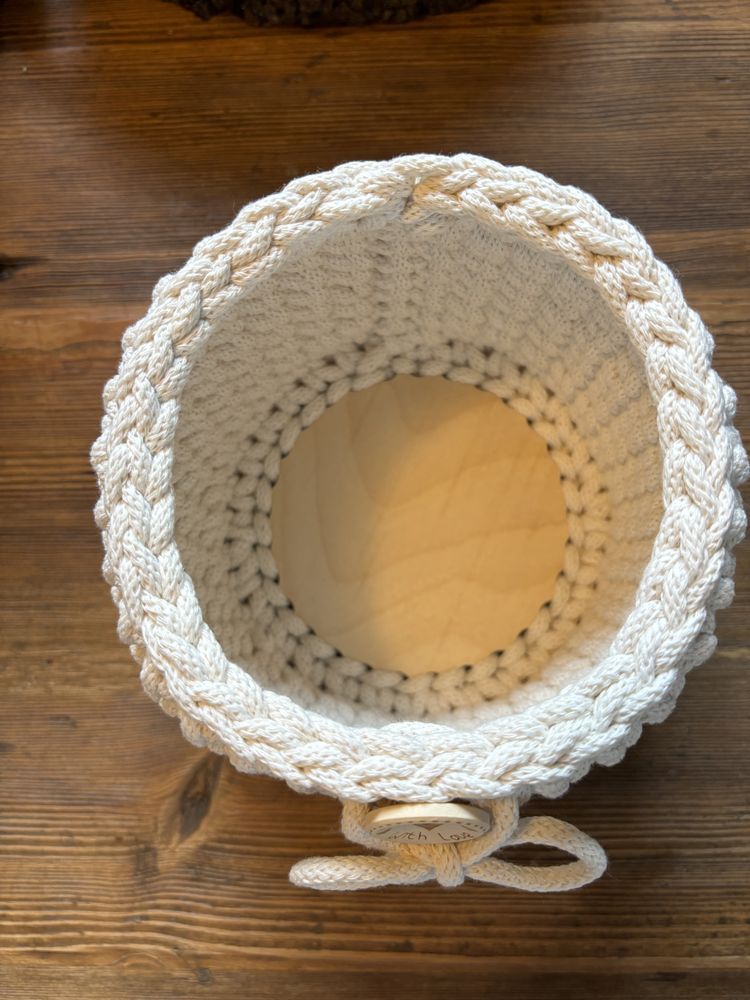 Koszyczek osłonka doniczki handmade ze sznurka - szydełko