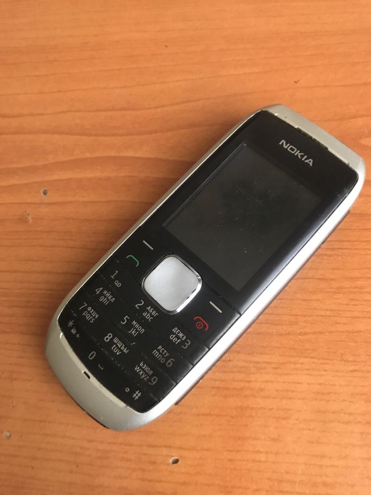 Продам Nokia 1800
