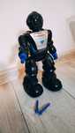 Robot strzelający strzałkami sterowany
