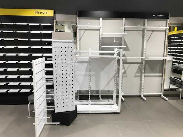 meble po sklepie 50style na salę sprzedaży 200m2