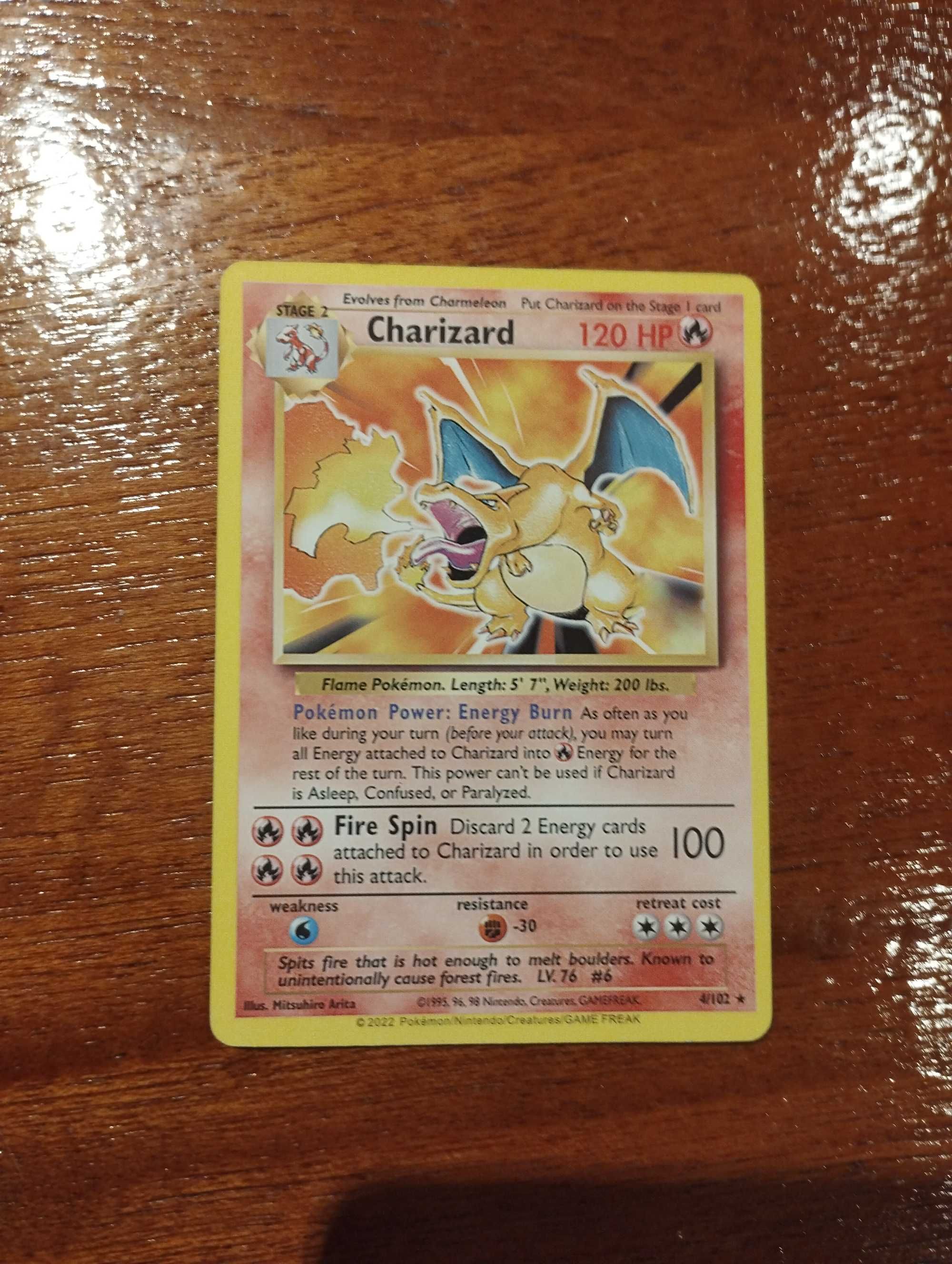 Carta Charizard rara