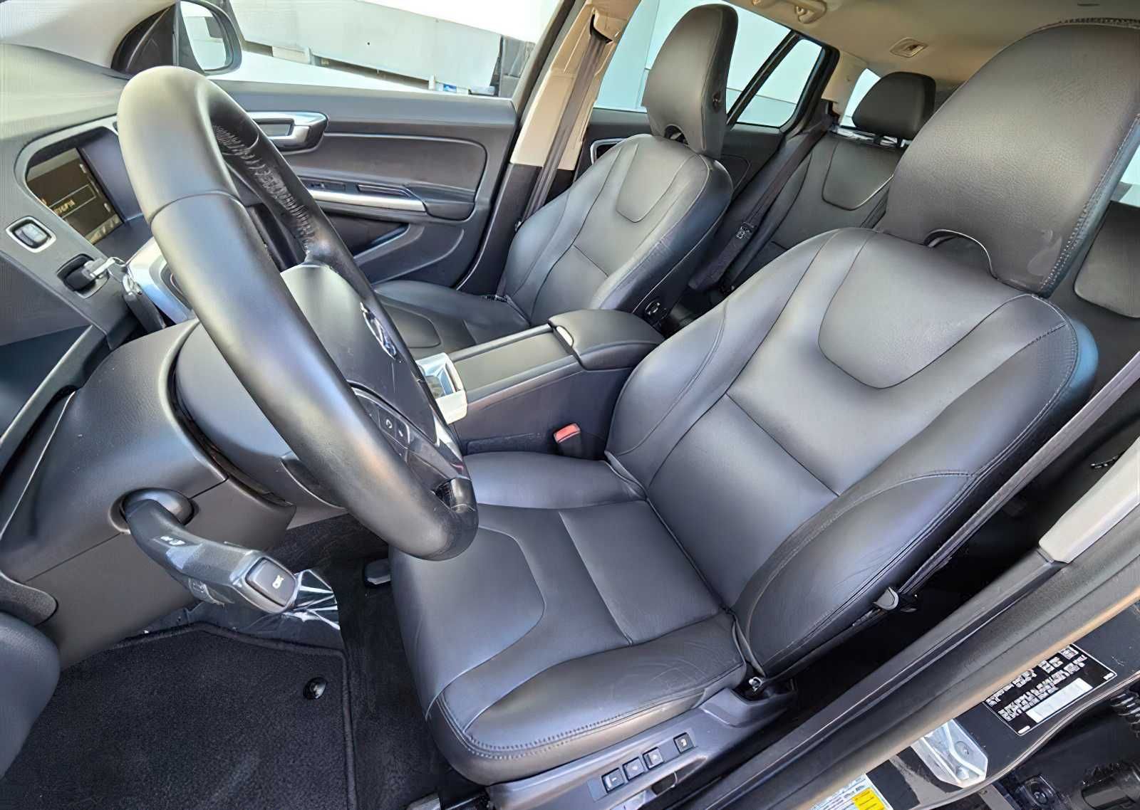 Volvo  V60 Premier 2015