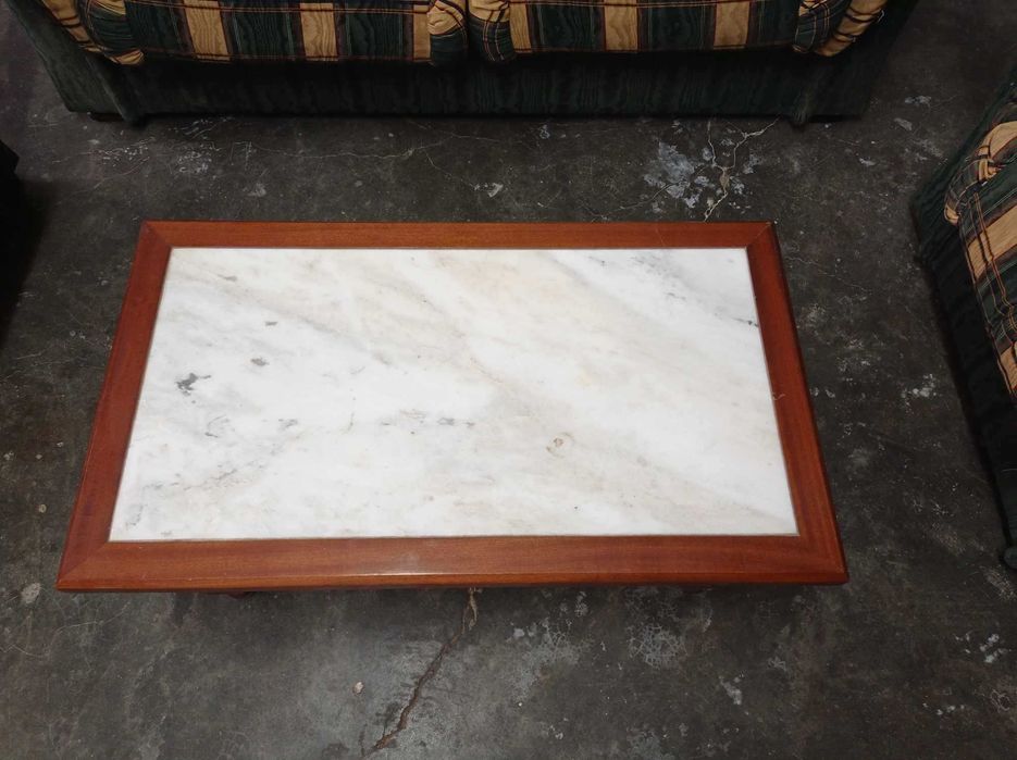 Conjunto Mesa e Sofas