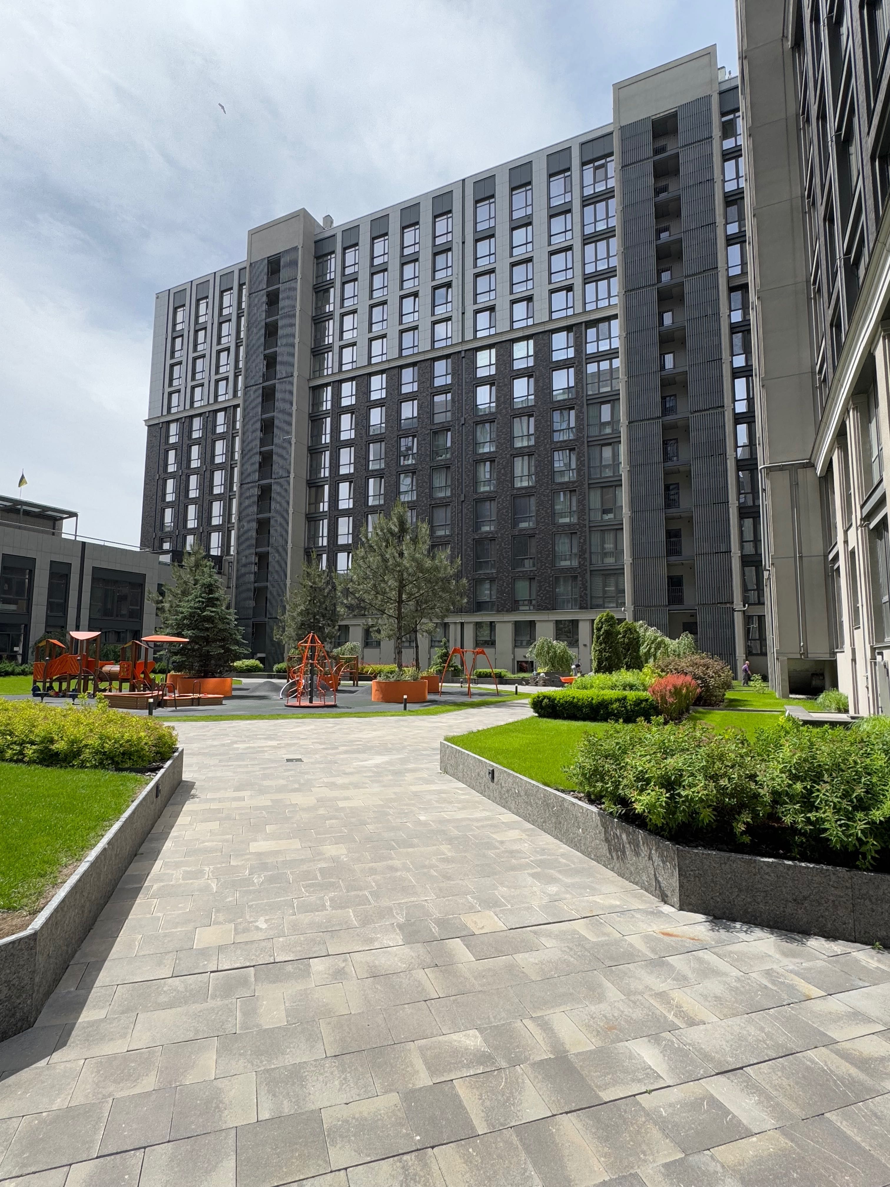 Продам ЖК Женева 3 ком квартиру, Geneve, 101м2, Цент, Короленко