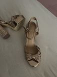 Sandalias douradas