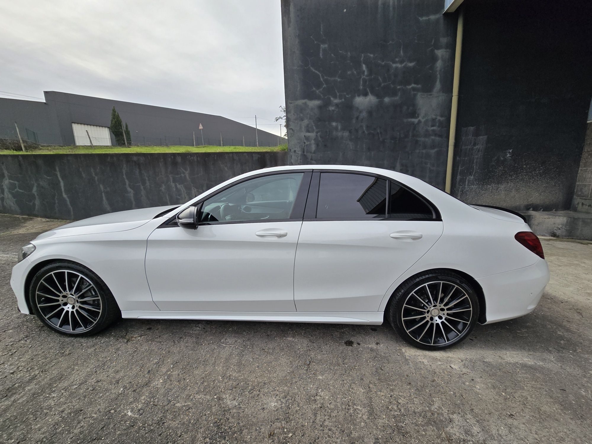 Mercedes benz c 200 amg