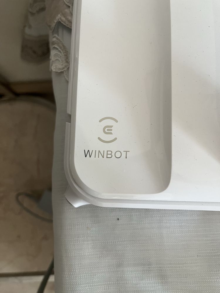 Robot do mycia okien Ecovacs Winbot 880