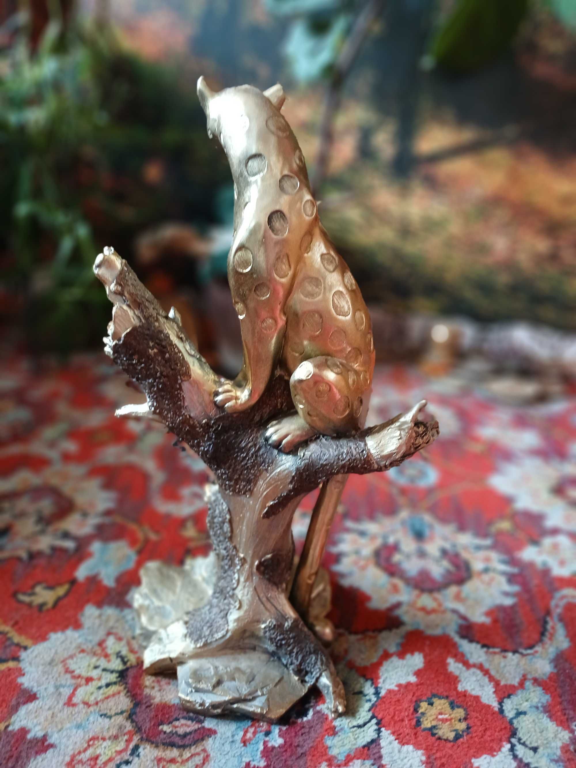 Dziki kot figura posąg