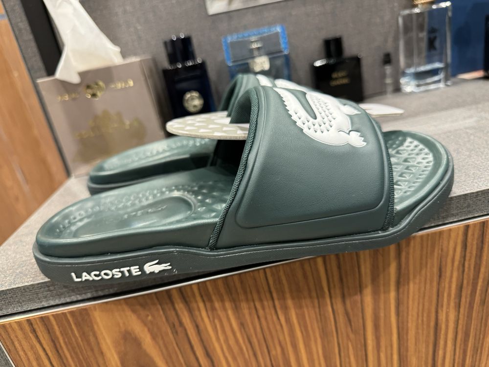 Шлепанцы (сланцы) Lacoste. Оригинал!