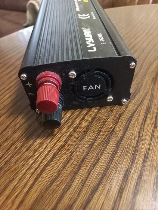 Инвертор Преобразователь 12-220 2600 w