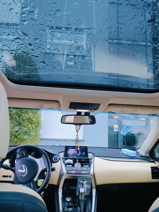 Lexus NX 300h Comfort AWD