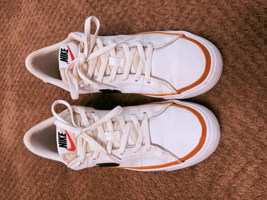 Ідеальні білі кеди Nike Court Legacy з акцентами. 40р / 25 см.