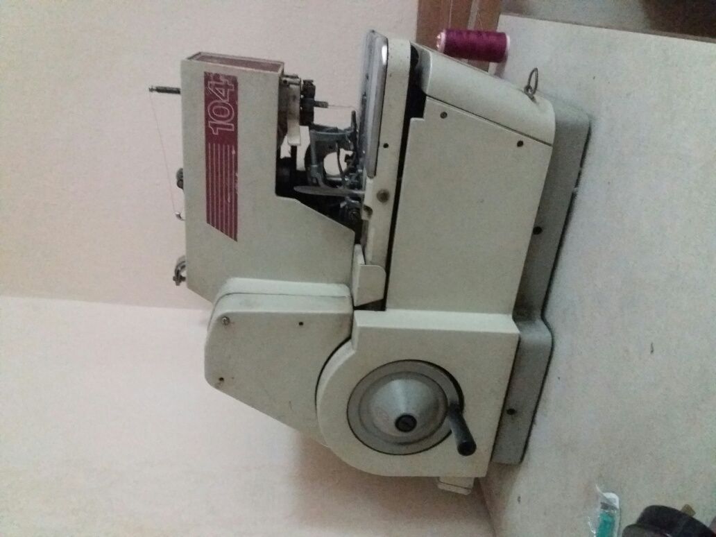 Глазковая петельная промышленная швейная машинка Reece 104