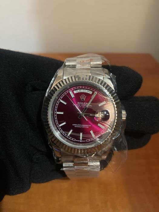 Rolex Day-Date 41mm Cherry Red Dial *NOVO*