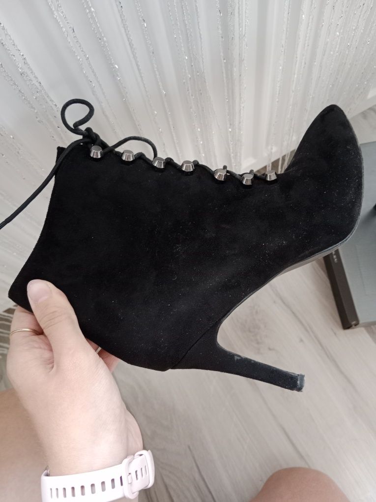 Czarne buty damskie botki na obcasie z eko zamszu vices 41