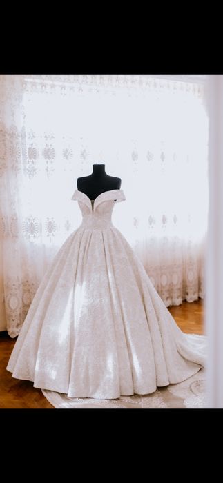 Весільна сукннЯ.