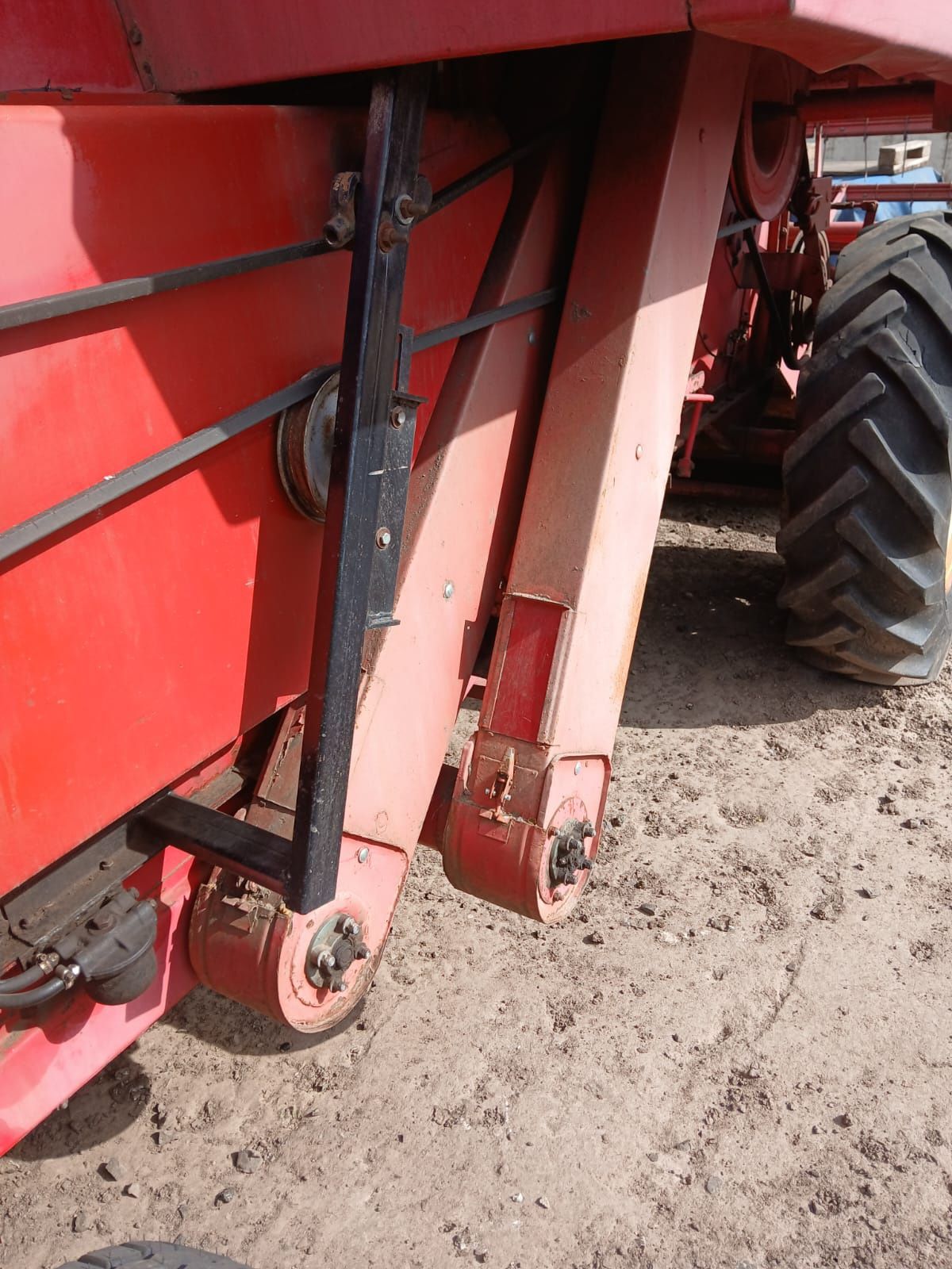 Комбайн massey 187