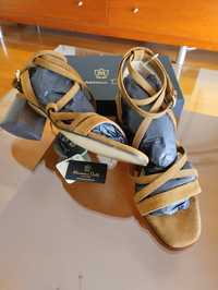 Sandálias em camurça castanha, Massimo Dutti,38
