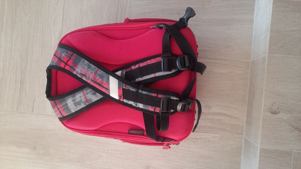 Продам шкільний рюкзак