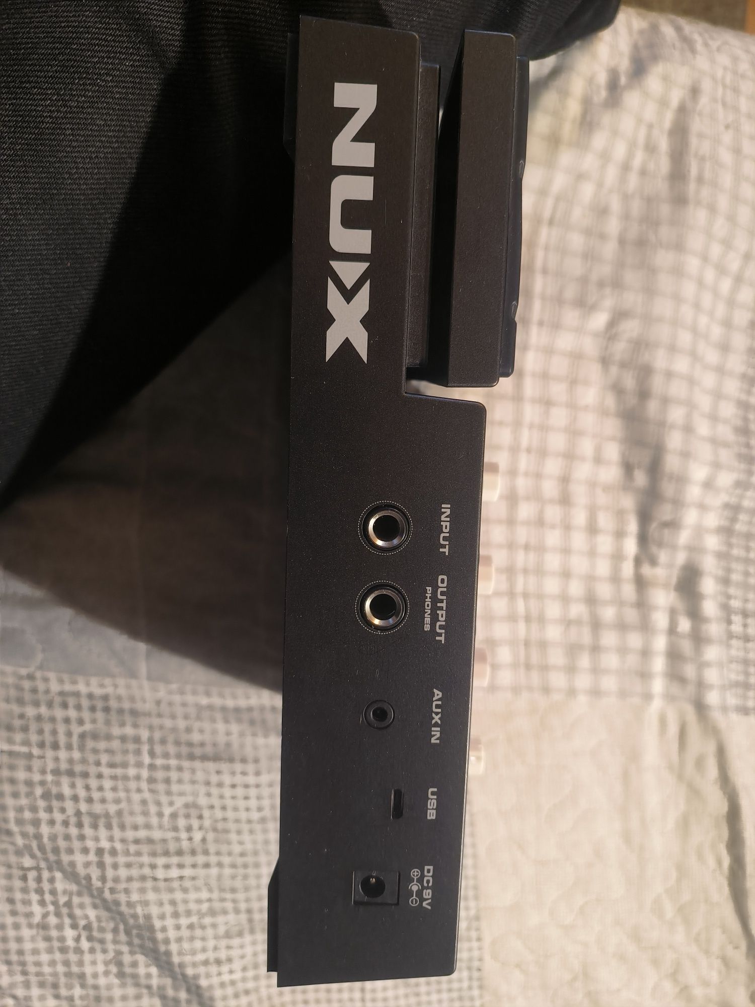 NUX MG 300 Procesor gitarowy.