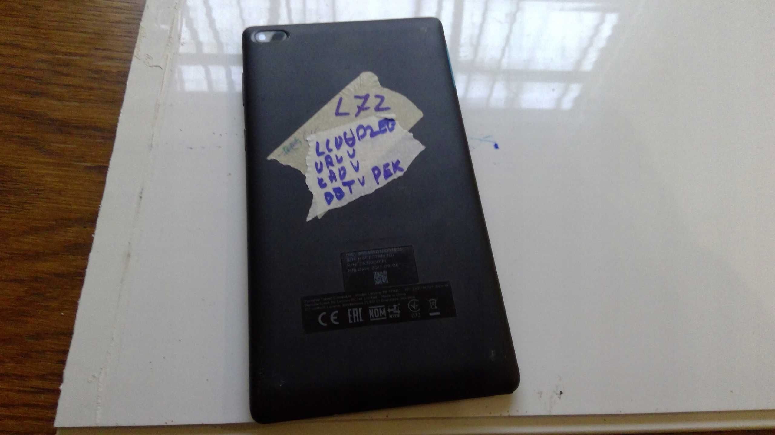 Tablet Lenovo TB-7304L L72