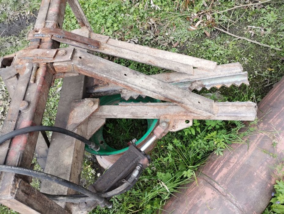 Корчувач дерев, корчувач пнів, корчеватель