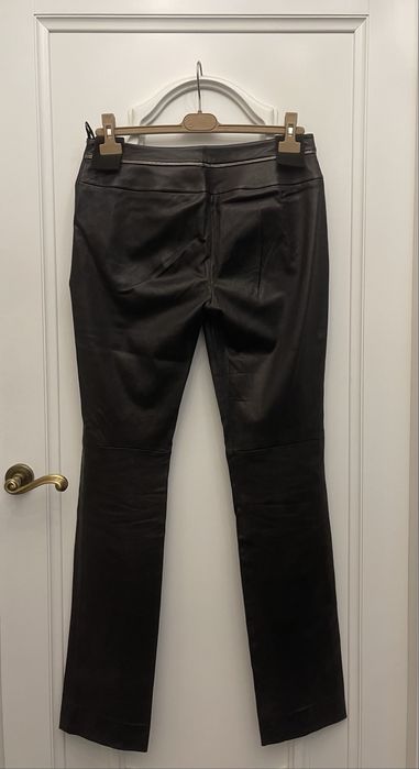 CHANEL piękne spodnie skórzane z lamówkami