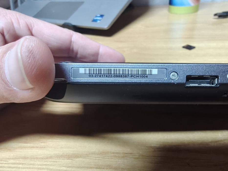 PlayStation PS Vita em caixa