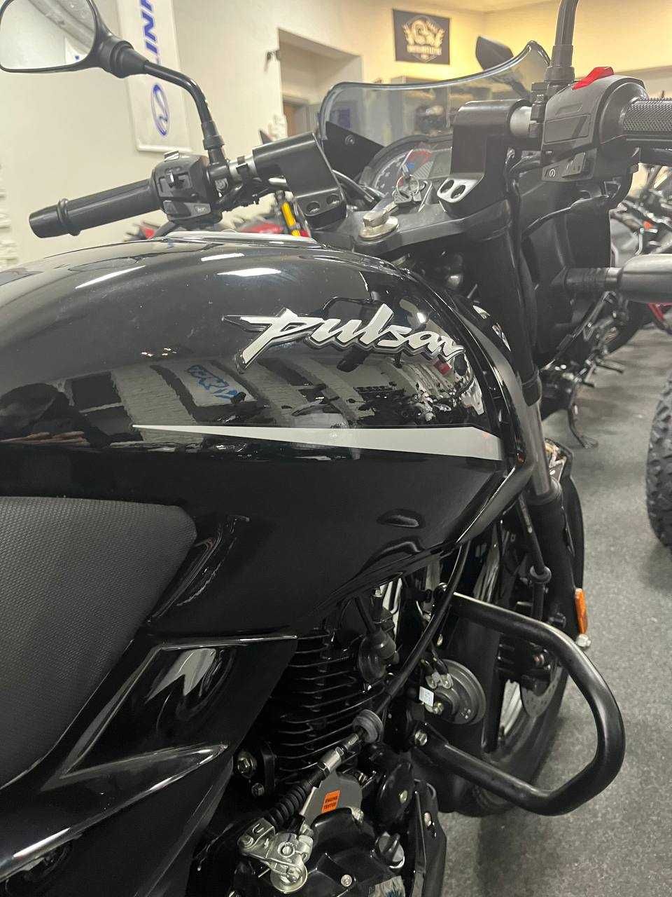 Мотоцикл BAJAJ Pulsar 180