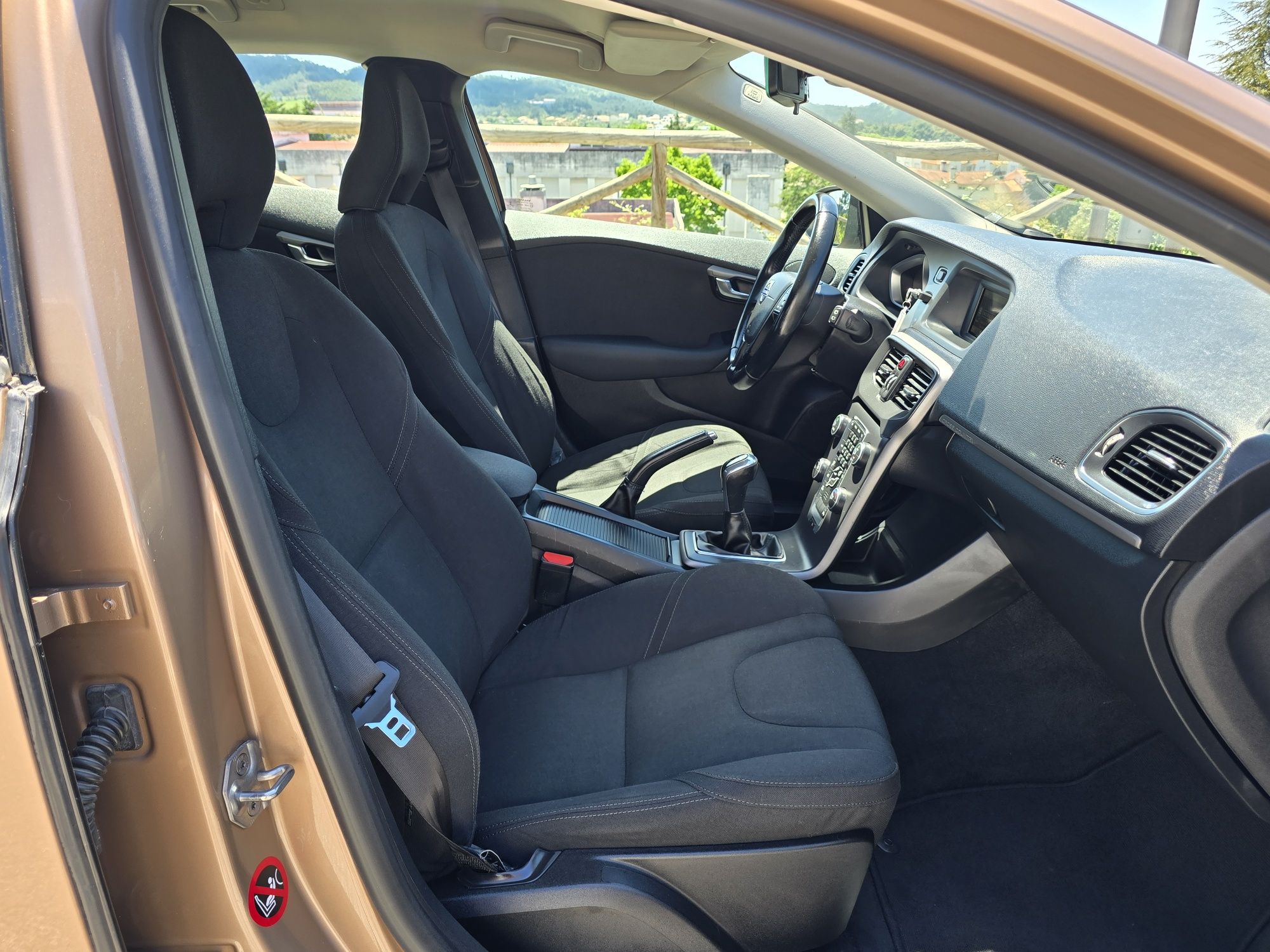 Volvo V40 1.6 D2 Cross Country 115cv Nacional 1 Dono Revisões na Marca