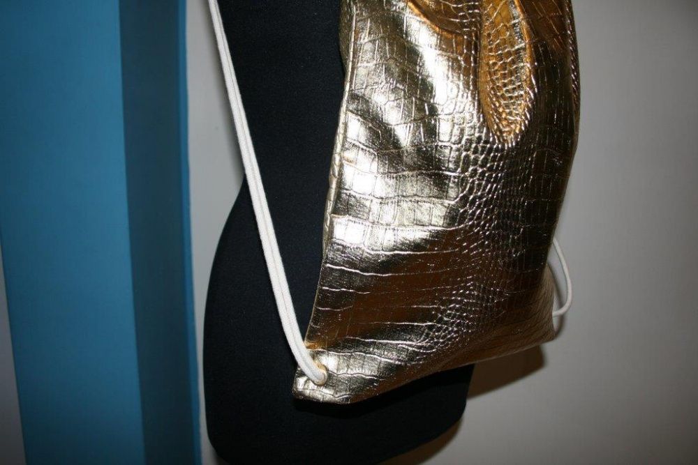 Super modny plecak miejski worek złoty z eko-skóry "krokodyl" sznurki