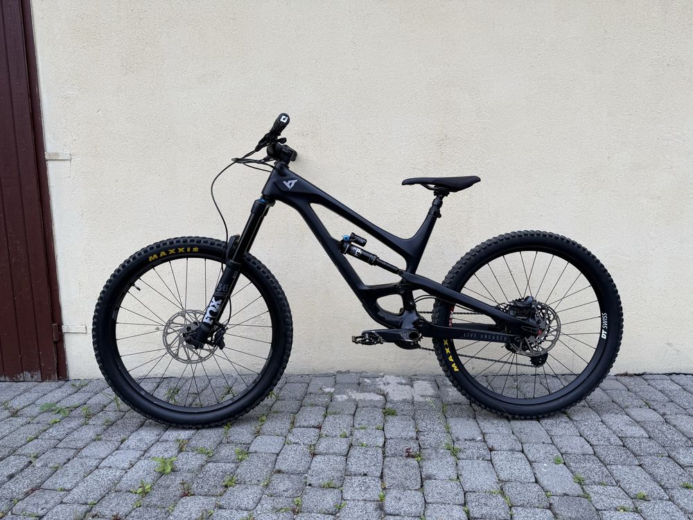 YT Capra Comp 27,5 - 2020 - Rozmiar L - Carbon