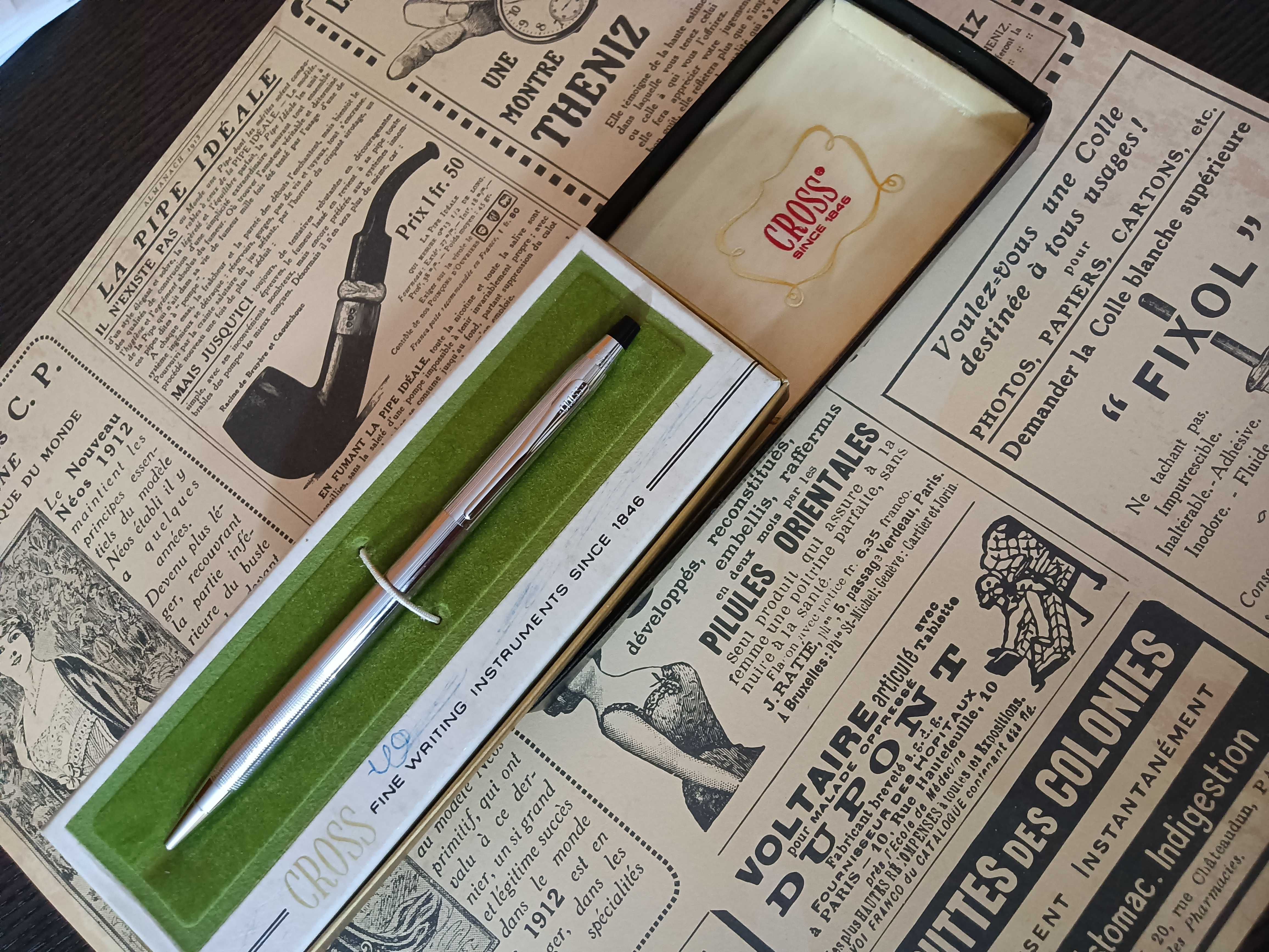 Caneta esferográfica cross prateada com caixa