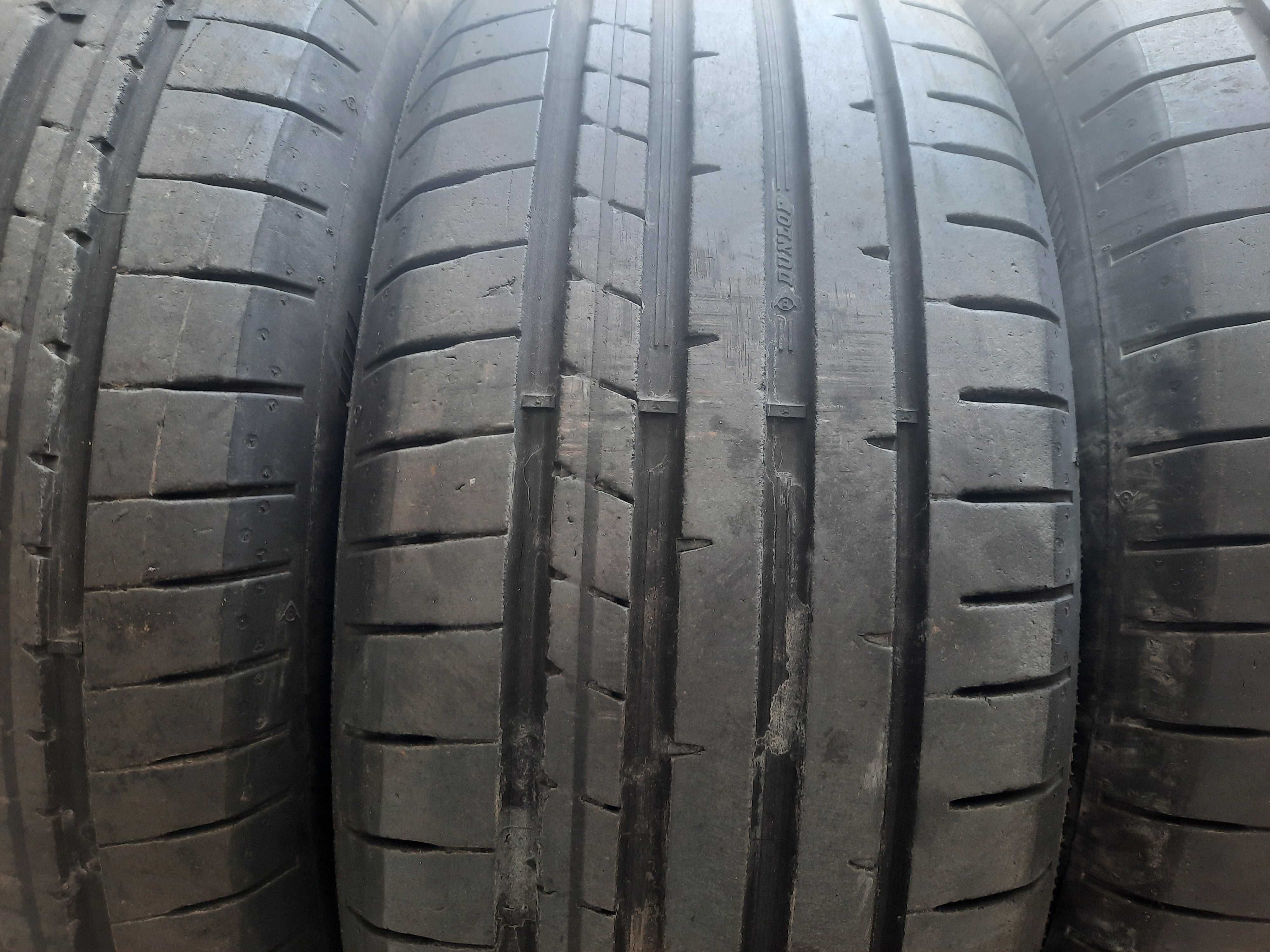 Komplet opon letnich 215/50/17 Dunlop