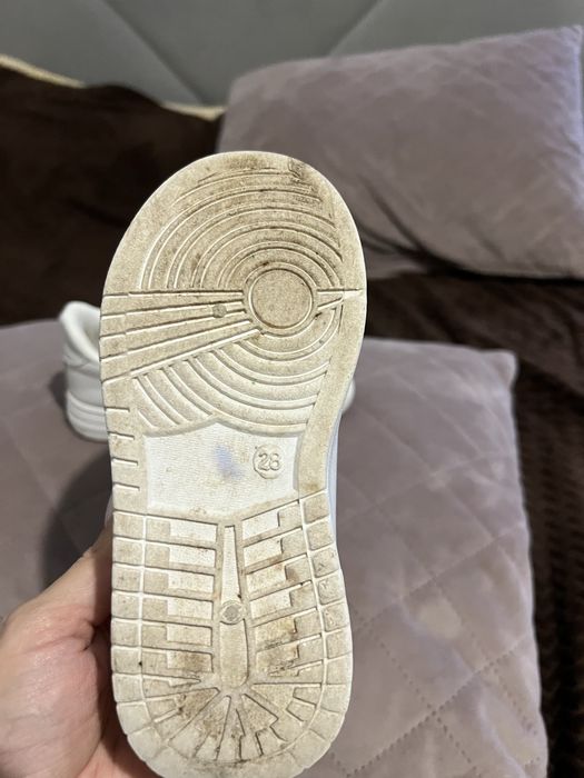 Кросівки в гарному стані