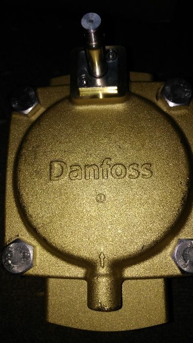 Электромагнитный клапан Danfoss 042U4088/042N0840/042U1042