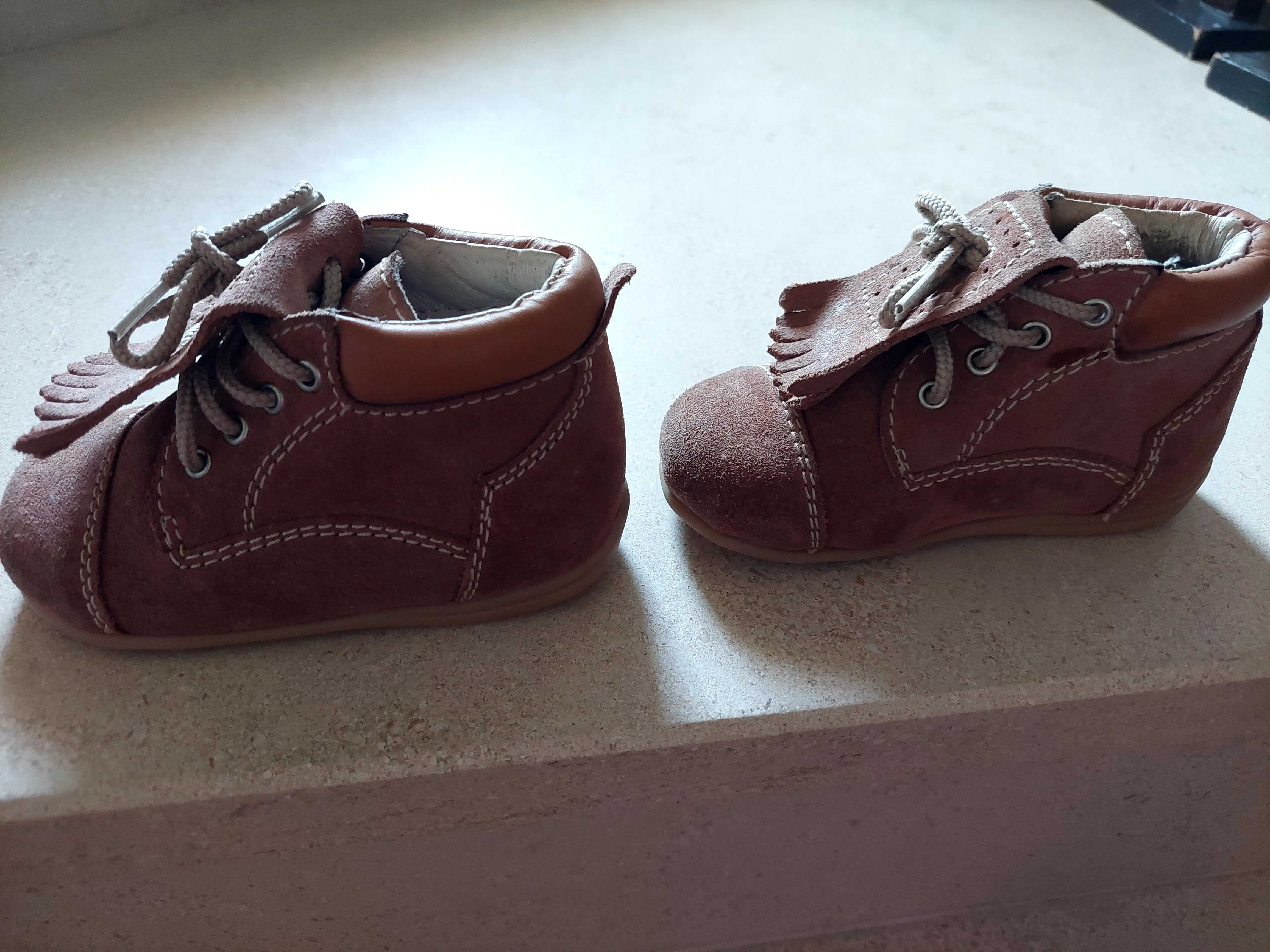 Botas carneiras de menina